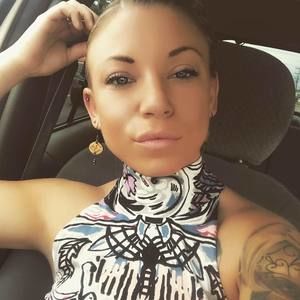 Meet your Posher, Dana